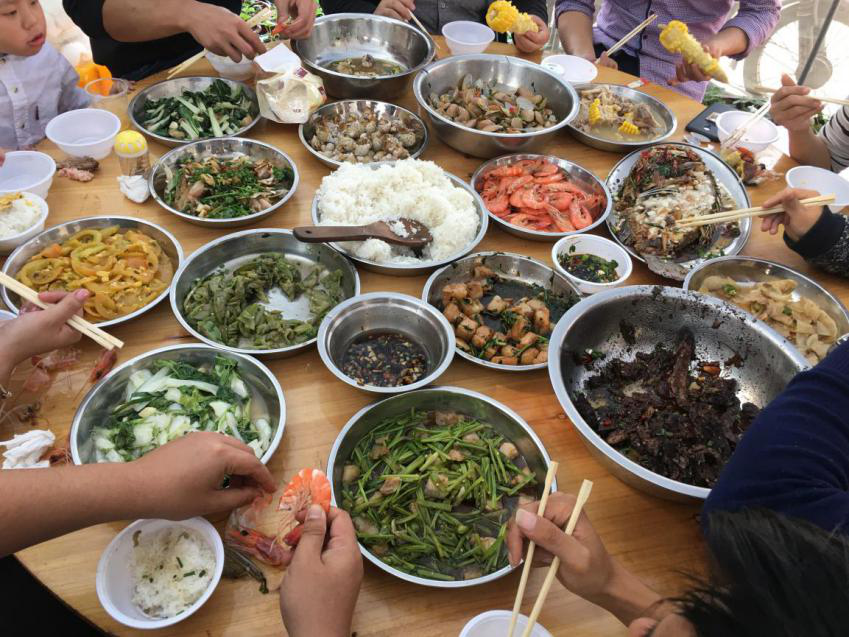 華銀壓鑄廠吃飯圖